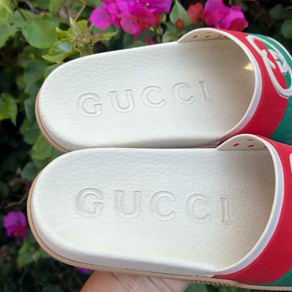 Gucci Rubber GG interlock slides sandals.❤️ - Picture 7 of 17